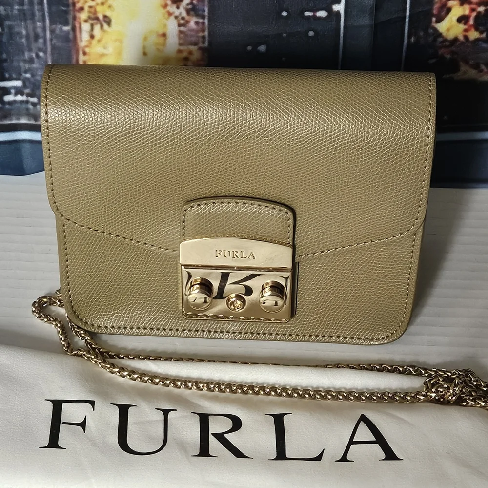 Furla Olive Green Metropolis Crossbody Bag Includes Dust Bag EUC - Picture 9 of 9